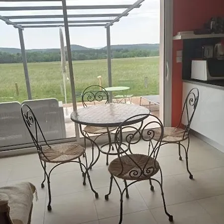 Chez Brigitte, Un Sejour En Haute-loire